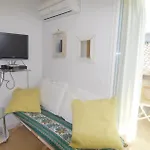 펜션 Lovely In With Wifi 보케르